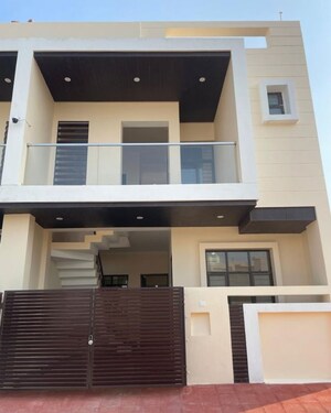 3.5 BHK Villa For Sale in Uattardhona