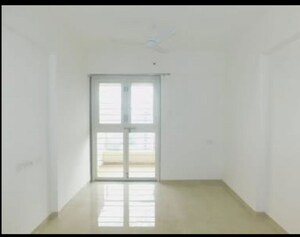 Room in 2 BHK Apartment at Raheja Woods, Kalyani Nagar – for Rent