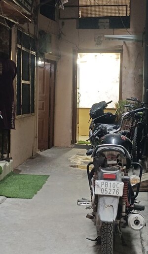 Parking in  Independent House at Chaura Bazar – for Sale