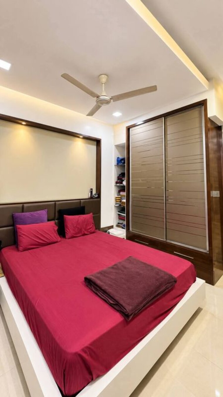 Bedroom, gym-view 3 Bedroom 1200 Sq.Ft. Apartment In Khar West Mumbai 10705669
