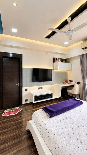 Bedroom in 3 BHK Apartment at Gym View, Khar West – for Rent