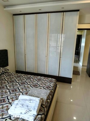Bedroom in 2 BHK Apartment at Laxmi Vihar Khar, Khar West – for Rent