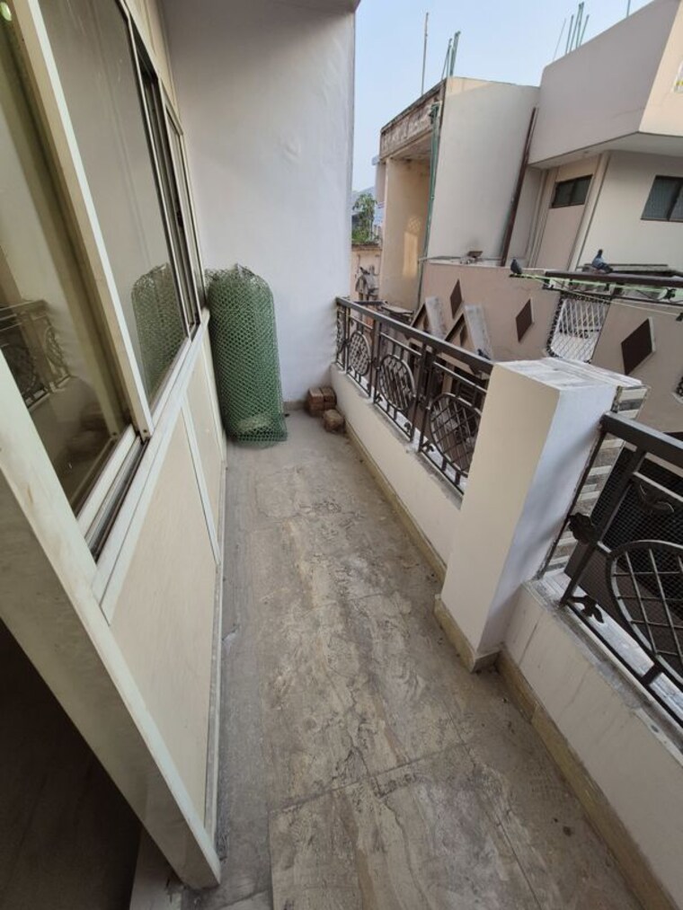Balcony, mayur vihar 2.5 Bedroom 775 Sq.Ft. Builder Floor In Mayur Vihar Delhi 10705770