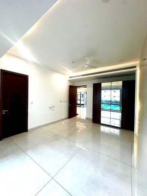Room in 4 BHK Apartment at Jayabheri The Peaks, Narsingi – for Rent