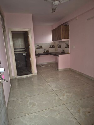 Room in 1.5 BHK Builder Floor at Mayur Vihar – for Rent