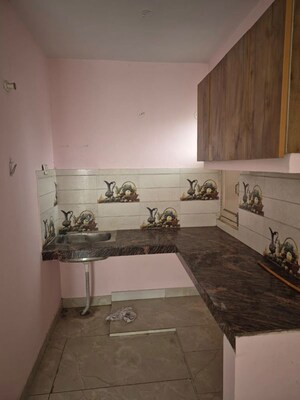 Kitchen in 1.5 BHK Builder Floor at Mayur Vihar – for Rent