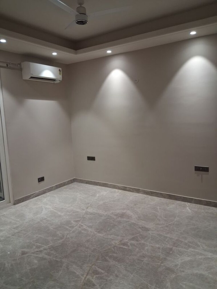 Room, green park extension 4 Bedroom 2800 Sq.Ft. Apartment In Green Park Extension Delhi 10705809
