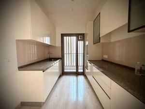 Room in 2 BHK Apartment at Dosti Eastern Bay, Wadala – for Rent