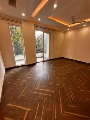 Room in 4 BHK Apartment at Panchsheel Enclave – for Rent