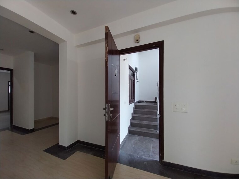 Hall, sector 45 3 Bedroom 275 Sq.Yd. Builder Floor In Sector 45 Gurgaon 10705878