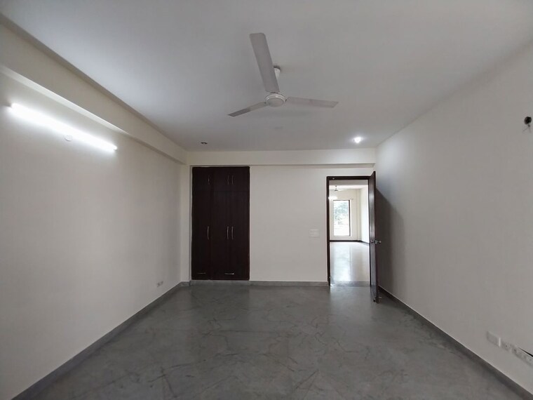 Room, sector 45 3 Bedroom 275 Sq.Yd. Builder Floor In Sector 45 Gurgaon 10705878
