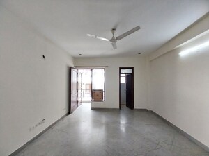 Room in 3 BHK Builder Floor at Sector 45 – for Rent