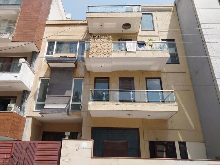 Exterior View, sector 45 3 Bedroom 275 Sq.Yd. Builder Floor In Sector 45 Gurgaon 10705878