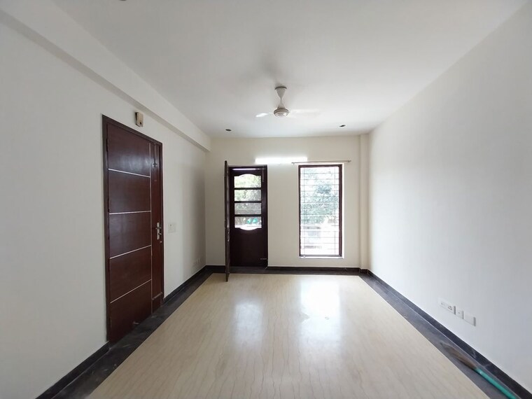 Room, sector 45 3 Bedroom 275 Sq.Yd. Builder Floor In Sector 45 Gurgaon 10705878