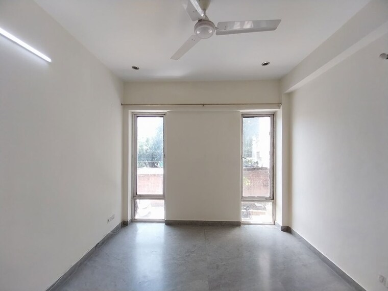 Bedroom, sector 45 3 Bedroom 275 Sq.Yd. Builder Floor In Sector 45 Gurgaon 10705878