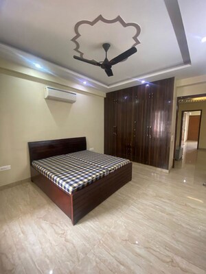 Bedroom in 4 BHK Builder Floor at Sector 38 – for Rent
