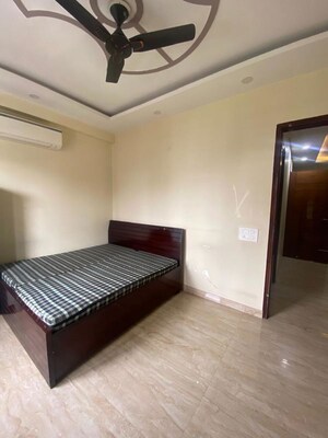 Bedroom in 4 BHK Builder Floor at Sector 38 – for Rent