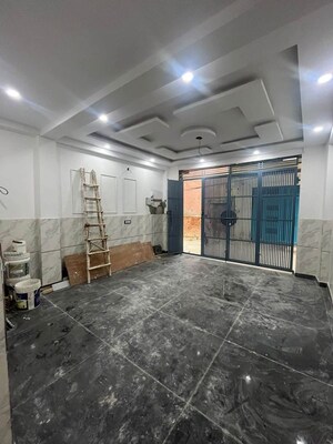 Parking in 4 BHK Independent House at Uttam Nagar – for Sale