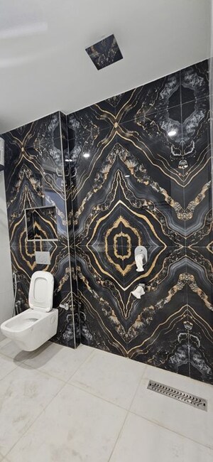 Washroom in 4 BHK Builder Floor at Sector 43 – for Rent