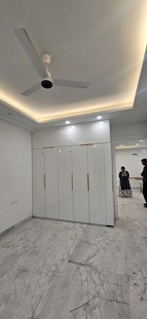 Room in 4 BHK Builder Floor at Sector 43 – for Rent