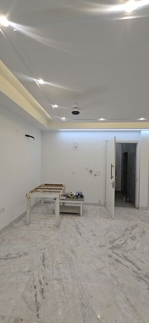 Bedroom in 4 BHK Builder Floor at Sector 43 – for Rent