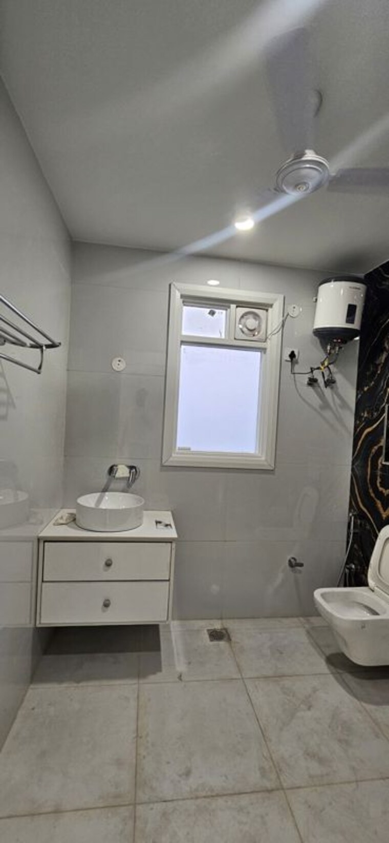 Bathroom, sector 43 4 Bedroom 263 Sq.Yd. Builder Floor In Sector 43 Gurgaon 10705914