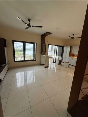 Room in 3 BHK Apartment at Sobha Lake Garden, Kr Puram – for Rent