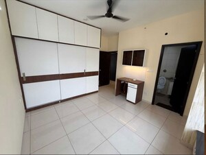 Room in 3 BHK Apartment at Sobha Lake Garden, Kr Puram – for Rent