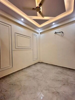 Room in 4 BHK Independent House at Uttam Nagar – for Sale