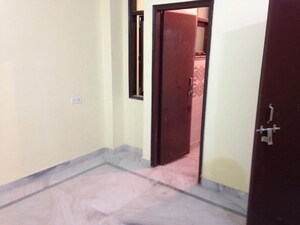 Room in 2 BHK Builder Floor at Patparganj – for Rent