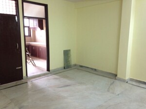 Room in 2 BHK Builder Floor at Patparganj – for Rent