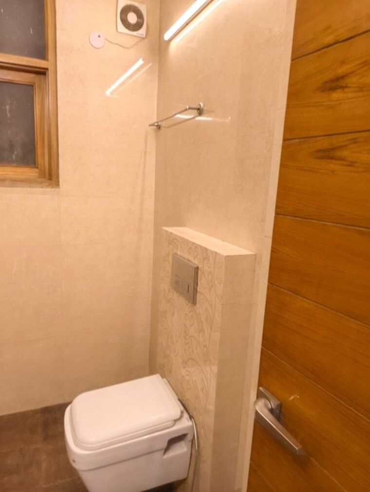 Bathroom, sector 38 4 Bedroom 2500 Sq.Ft. Builder Floor In Sector 38 Gurgaon 10706054
