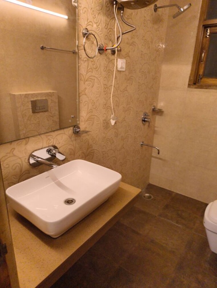 Bathroom, sector 38 4 Bedroom 2500 Sq.Ft. Builder Floor In Sector 38 Gurgaon 10706054