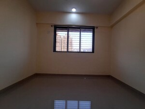 Room in 1 BHK Apartment at Goregaon East – for Rent