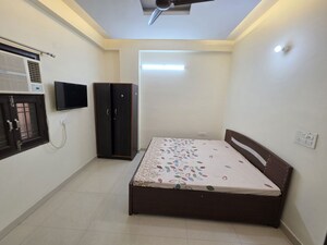 Bedroom in 1 BHK Builder Floor at Sector 40 – for Rent
