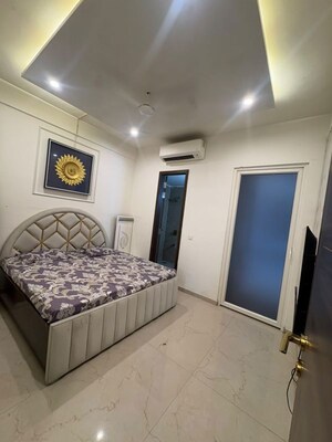 Bedroom in 3 BHK Builder Floor at Sector 61 – for Rent