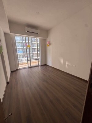 Room in 3 BHK Apartment at BPTP Amstoria, Sector 102 – for Sale