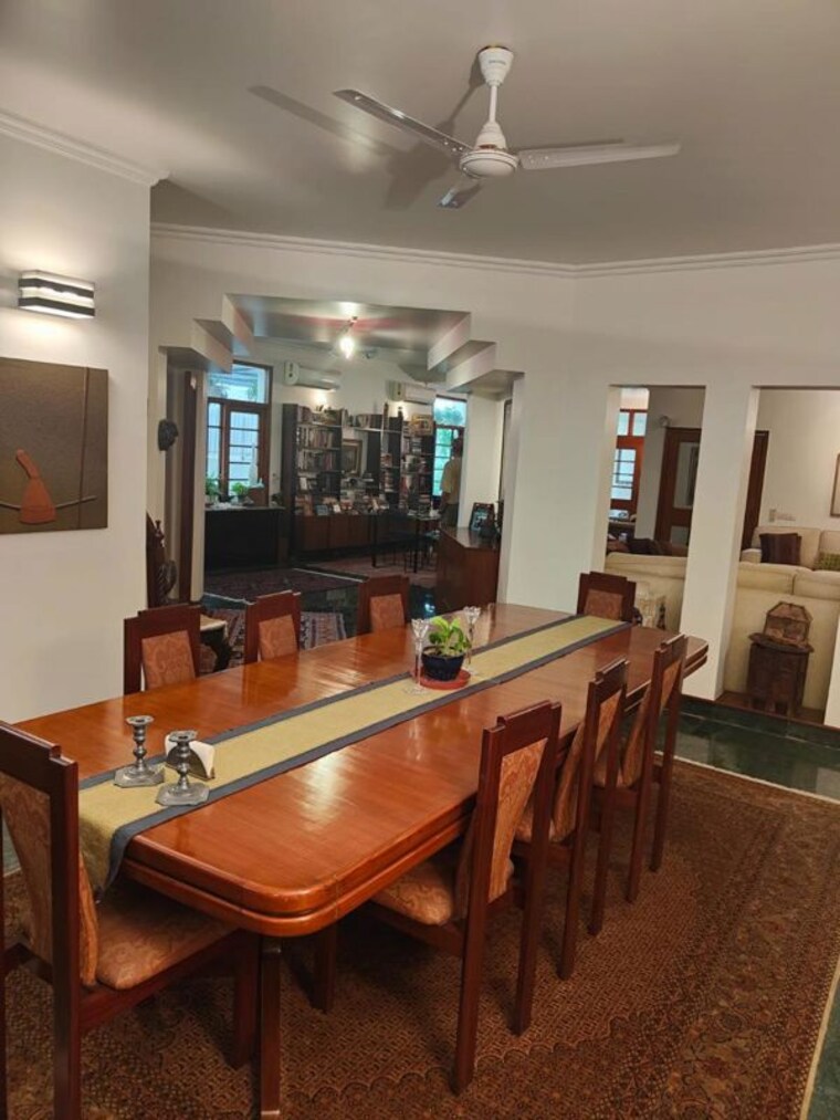 Gym, vasant vihar 4 Bedroom 510 Sq.Yd. Independent House In Vasant Vihar Delhi 10706278