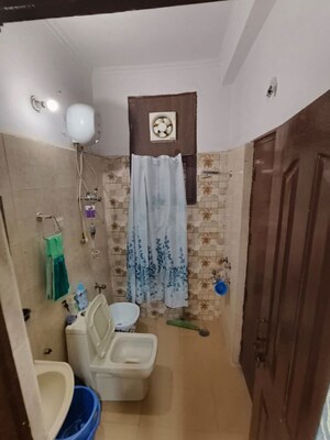 Bathroom in 3 BHK Builder Floor at Green Fields Colony – for Rent