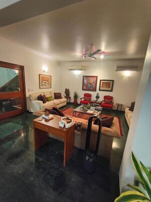 Living Room in 6 BHK Independent House at Safdarjung Enclave – for Sale