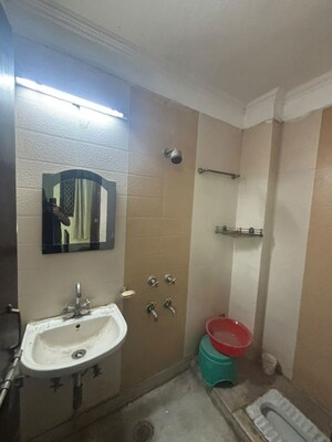Bathroom in 3 BHK Apartment at Neb Sarai – for Rent