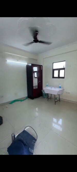 1 RK Apartment For Rent in Neb Sarai