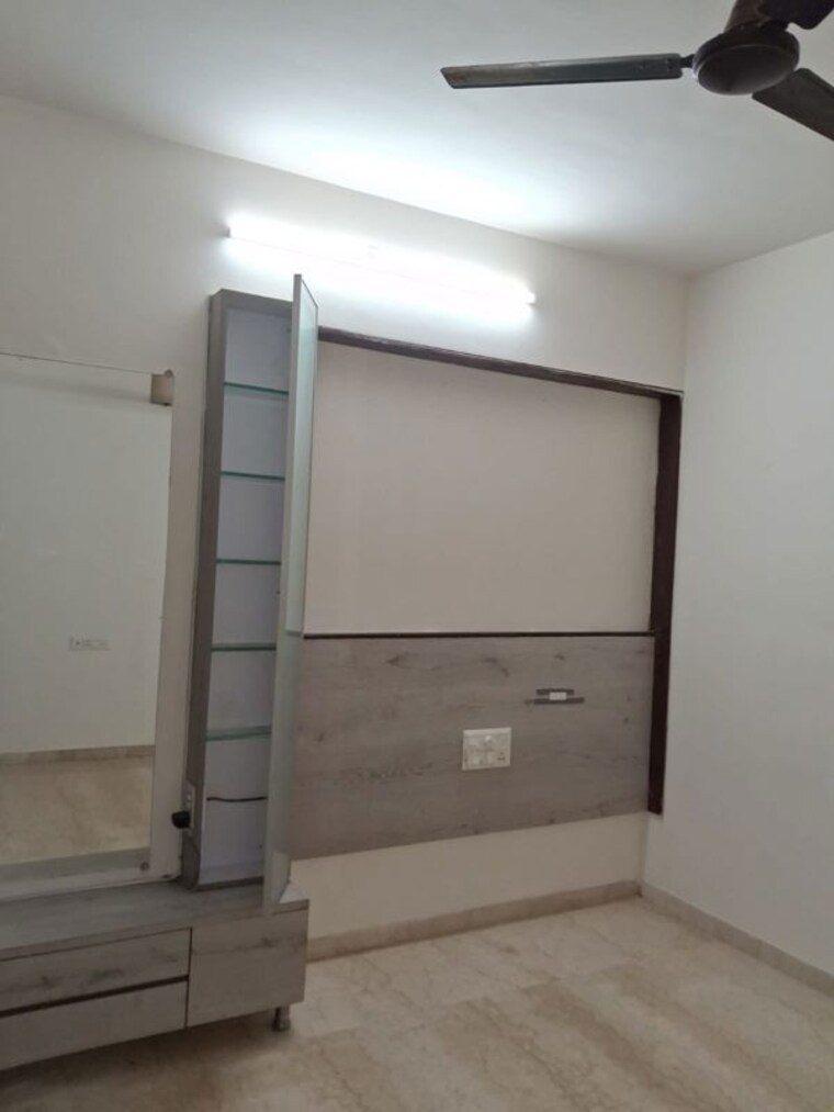 Room, andheri west 2 Bedroom 700 Sq.Ft. Apartment In Andheri West Mumbai 10706310