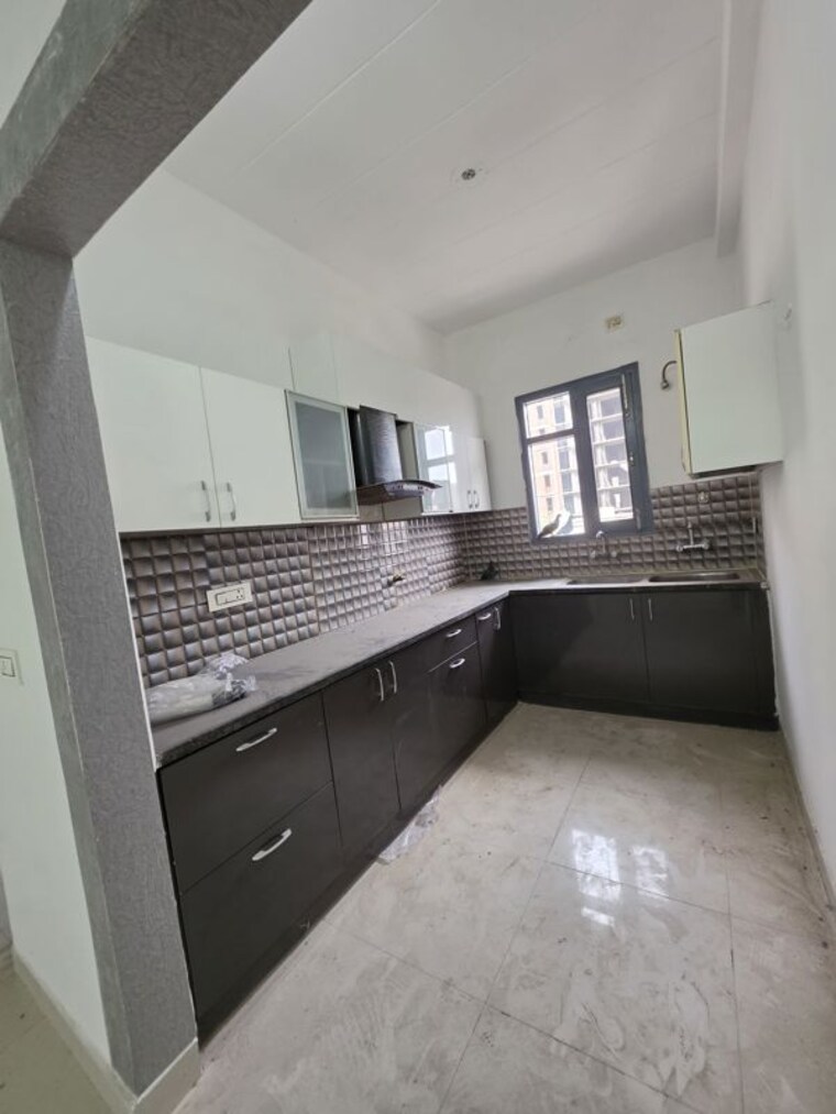 Kitchen, gazipur 3 Bedroom 110 Sq.Yd. Apartment In Gazipur Zirakpur 10706324