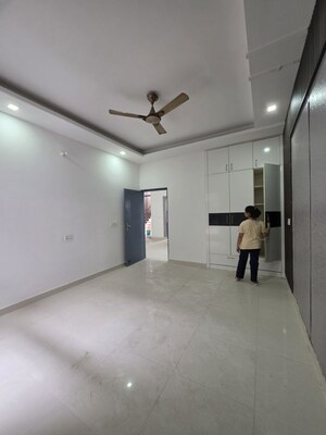 Room in 3 BHK Apartment at Gazipur – for Sale