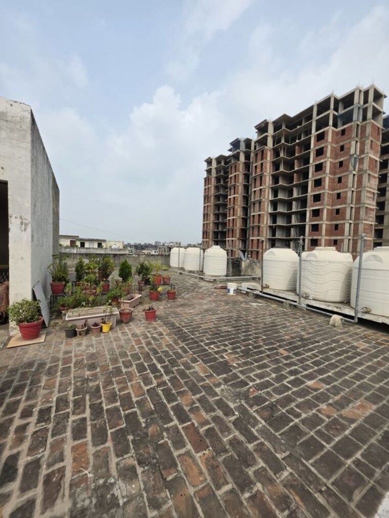 Exterior View, gazipur 3 Bedroom 110 Sq.Yd. Apartment In Gazipur Zirakpur 10706324