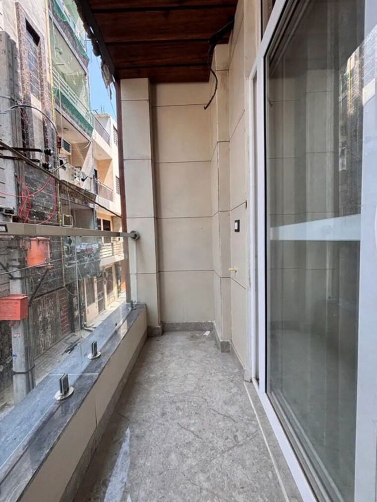 Balcony, uttam nagar 3 Bedroom 915 Sq.Ft. Builder Floor In Uttam Nagar Delhi 10706330