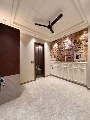 Room in 3 BHK Builder Floor at Uttam Nagar – for Sale