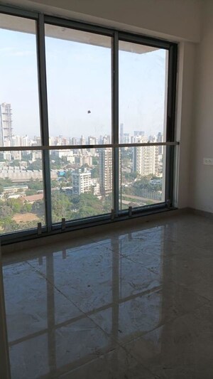 Room in  Apartment at Shiv Apartments Matunga, Matunga – for Sale