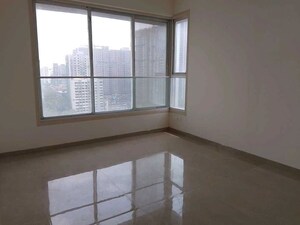 Room in 2 BHK Apartment at Tangent Sumati Heights, Matunga – for Sale